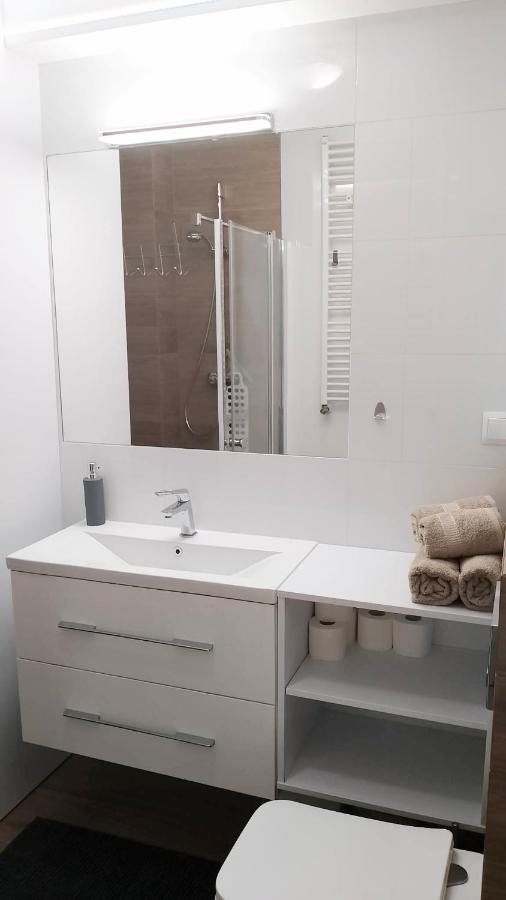 Apartament Zalesie Z Tarasem Lubin  Exterior photo